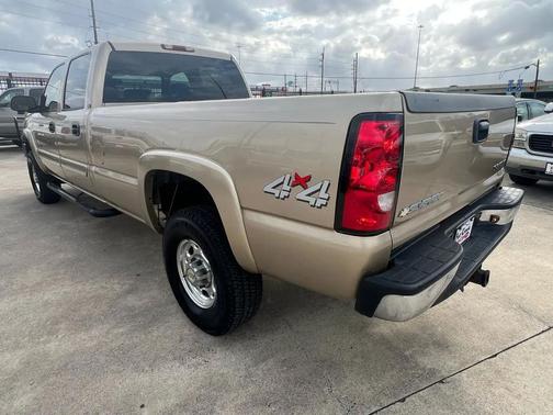 2004 Chevrolet Silverado 2500 LT H/D Crew Cab