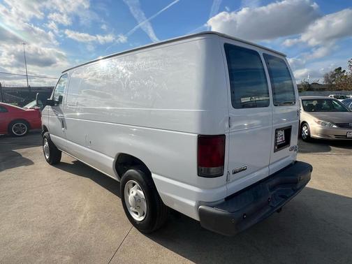 2007 Ford E150 Base