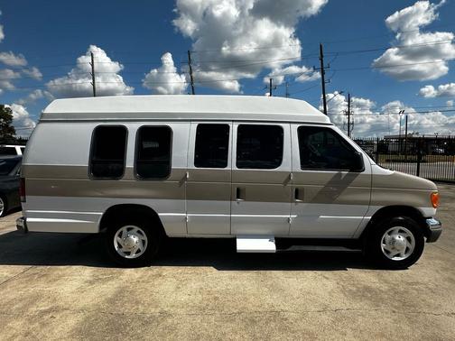 2004 Ford E250 Cargo