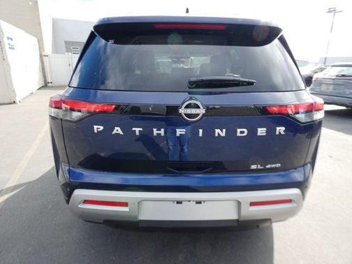 2025 Nissan Pathfinder SL 4WD