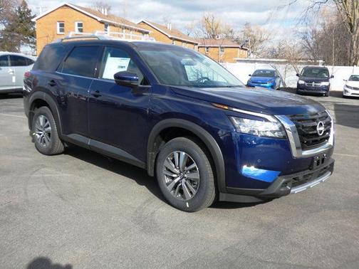 2025 Nissan Pathfinder SL 4WD