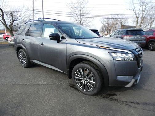 2025 Nissan Pathfinder SL 4WD