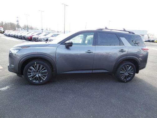 2025 Nissan Pathfinder SL 4WD