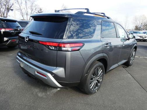 2025 Nissan Pathfinder SL 4WD