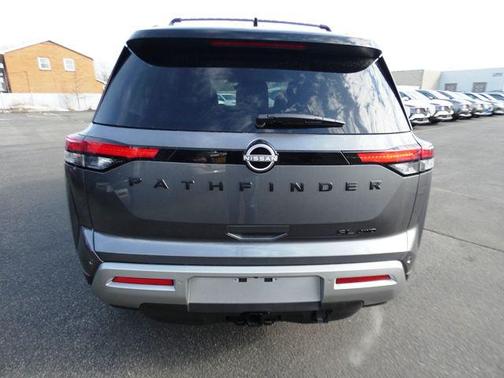 2025 Nissan Pathfinder SL 4WD