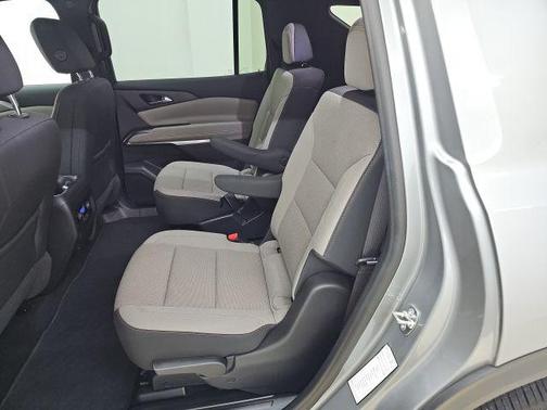 Sterling Gray Metallic 2026 Chevrolet Traverse LT