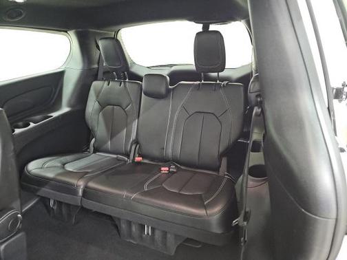2025 Chrysler Pacifica L