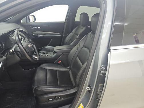 Argent Silver Metallic 2023 Cadillac XT4 Premium Luxury