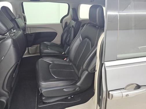 2022 Chrysler Pacifica Hybrid Touring L