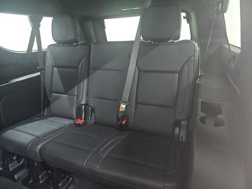 Sterling Metallic 2025 GMC Yukon XL Denali