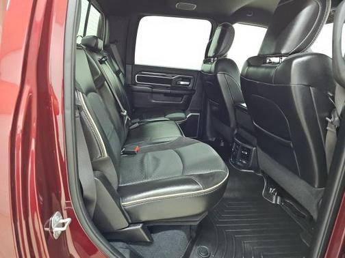 2019 RAM 2500 Laramie Crew Cab 4x4 6'4' Box