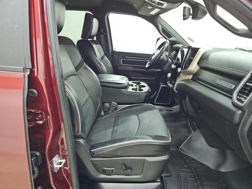 2019 RAM 2500 Laramie Crew Cab 4x4 6'4' Box