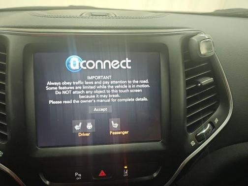 Diamond Black Crystal Pearlcoat 2021 Jeep Cherokee Latitude Lux