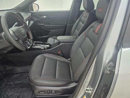 Sterling Gray Metallic 2026 Chevrolet Trax FWD 2RS