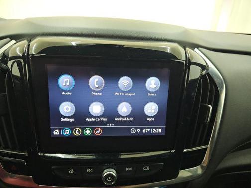 Summit White 2023 Chevrolet Traverse LT