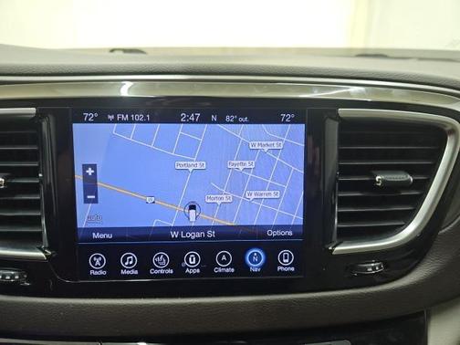 2017 Chrysler Pacifica Touring-L
