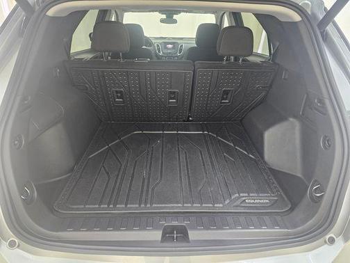 Sterling Gray Metallic 2024 Chevrolet Equinox 1LT