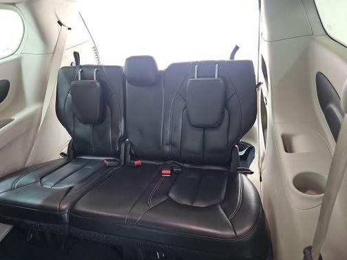 Velvet Red Pearlcoat 2023 Chrysler Pacifica Touring L
