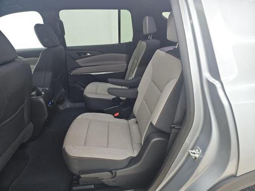 Sterling Gray Metallic 2025 Chevrolet Traverse LT