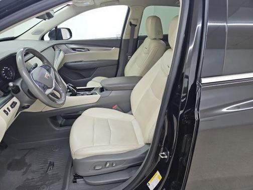 Stellar Black Metallic 2021 Cadillac XT5 Premium Luxury