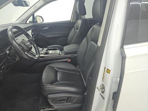 2022 Audi Q7 55 Premium Plus