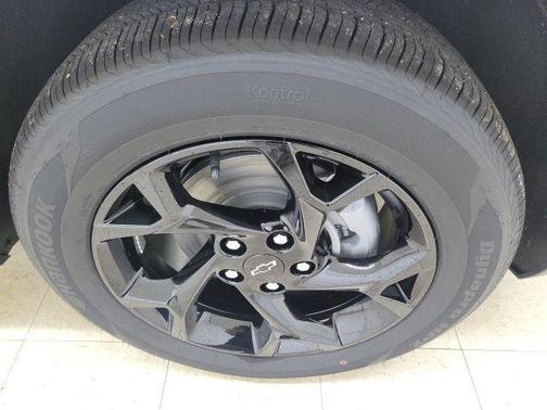 Summit White 2026 Chevrolet Trax LT