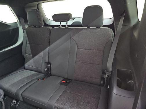 Mosaic Black Metallic 2024 Chevrolet Traverse LT