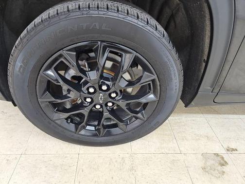 Mosaic Black Metallic 2024 Chevrolet Traverse LT