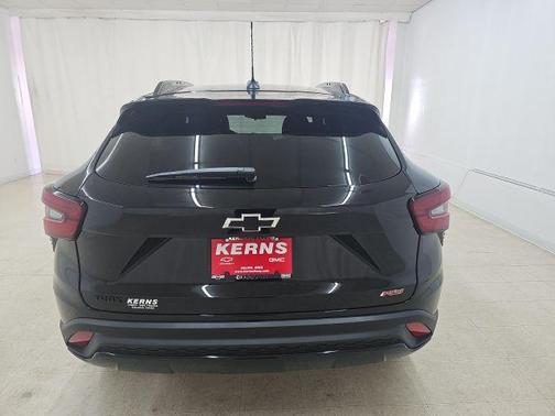 Mosaic Black Metallic 2026 Chevrolet Trax FWD 2RS