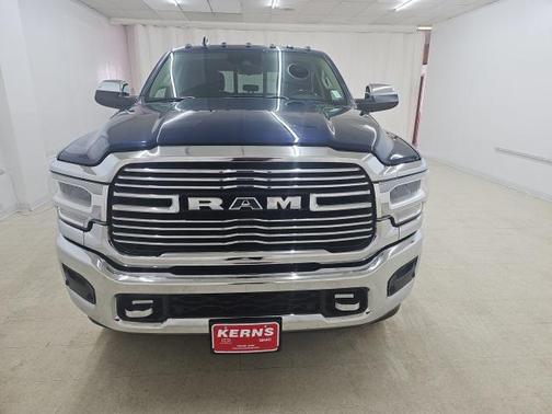 2022 RAM 3500 Laramie Crew Cab 4x4 8' Box