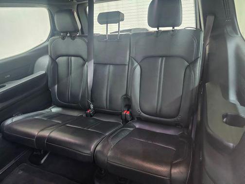 Diamond Black Crystal Pearlcoat 2024 Jeep Wagoneer Series II 4x4