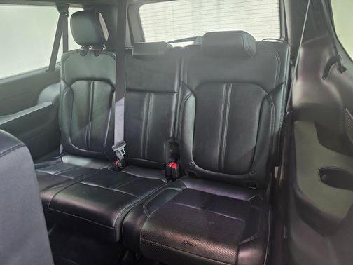 Diamond Black Crystal Pearlcoat 2024 Jeep Wagoneer L Series II 4x4