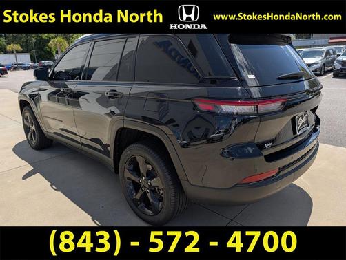 Diamond Black Crystal Pearlcoat 2025 Jeep Grand Cherokee Limited