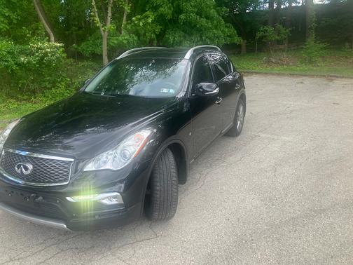 black 2016 INFINITI QX50