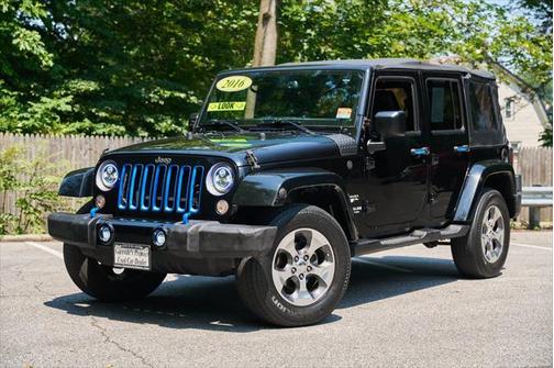 2016 Jeep Wrangler Unlimited Sahara