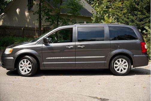 2015 Chrysler Town & Country Touring