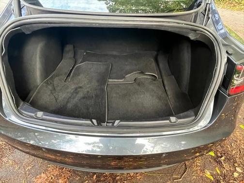 2022 Tesla Model 3 Standard Range Plus