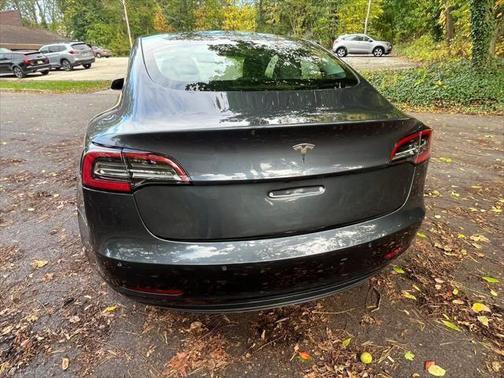 2022 Tesla Model 3 Standard Range Plus