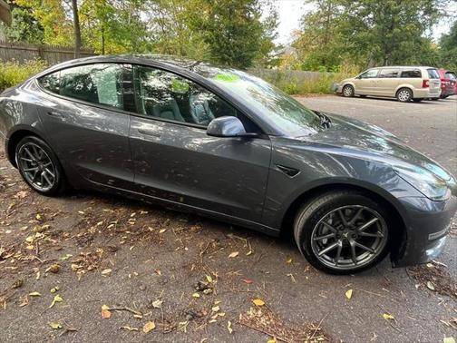 2022 Tesla Model 3 Standard Range Plus
