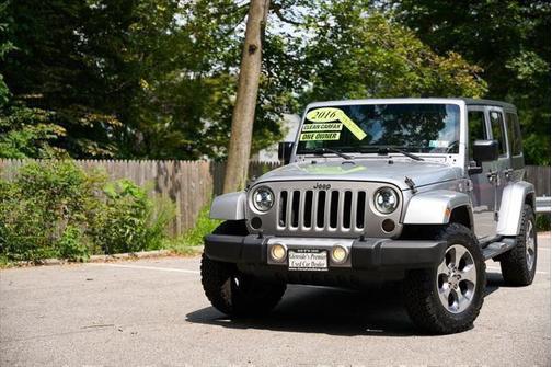 2016 Jeep Wrangler Unlimited Sahara