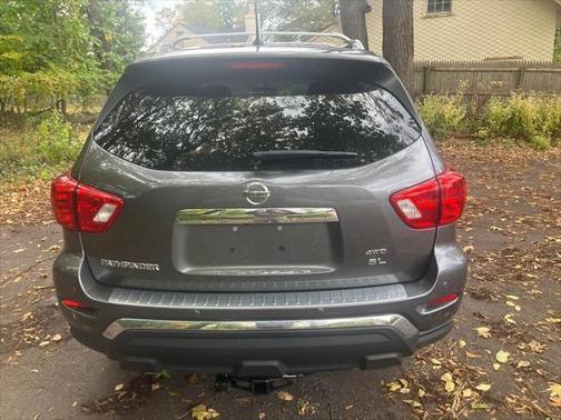 2018 Nissan Pathfinder SL