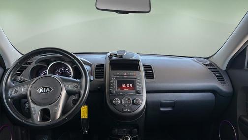 Moss Green Metallic 2013 Kia Soul +