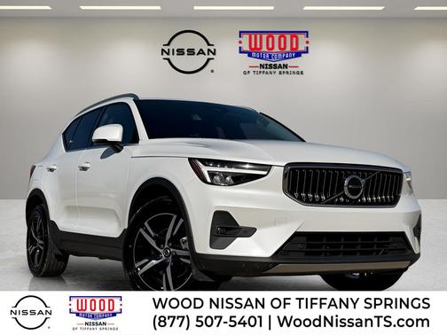 2023 Volvo XC40 B5 Plus Bright Theme