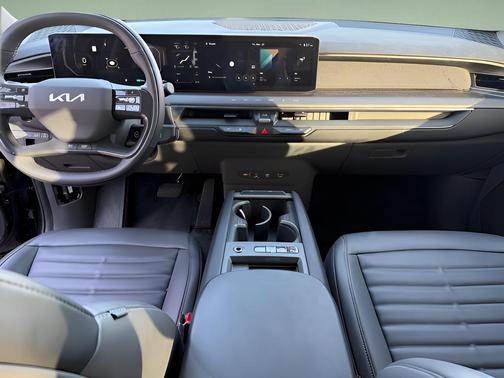 Metal 2026 Kia EV9 Land