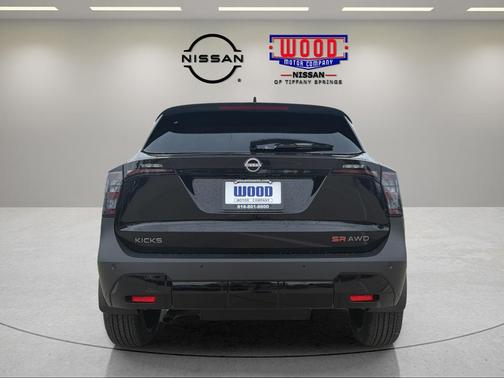 Super Black 2026 Nissan Kicks SR