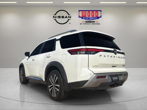 White 2022 Nissan Pathfinder Platinum