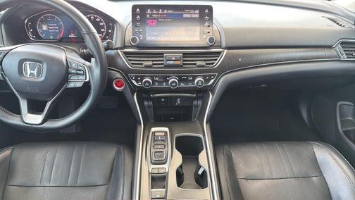 Lunar Silver Metallic 2018 Honda Accord Touring 2.0T
