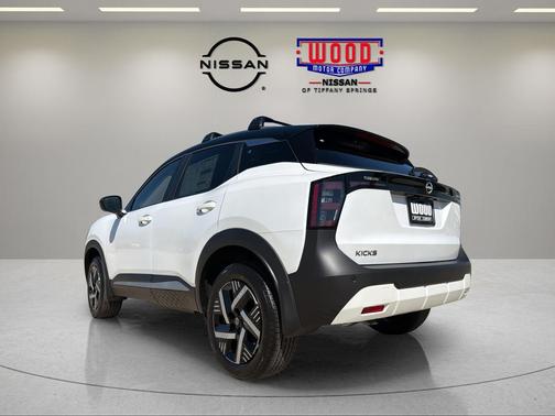 2t Wht Blk Roof 2026 Nissan Kicks SV