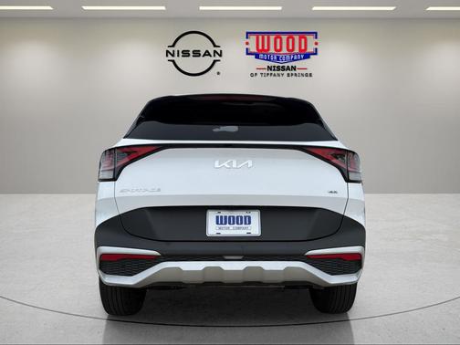 Glacial White Pearl 2025 Kia Sportage LX