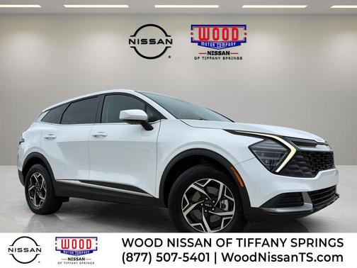 Glacial White Pearl 2025 Kia Sportage LX